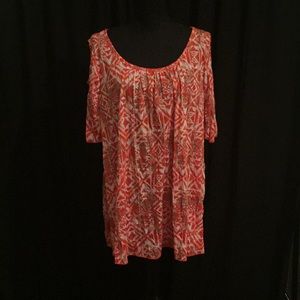 Short sleeved  coldshoulder top